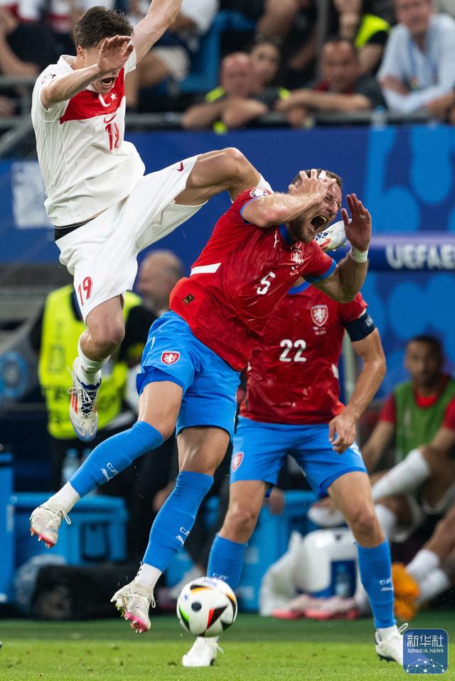 包含捷克队险胜马耳他,赛场气氛一片热烈的词条 包含捷克队险胜马耳他,赛场气氛一片热烈的词条